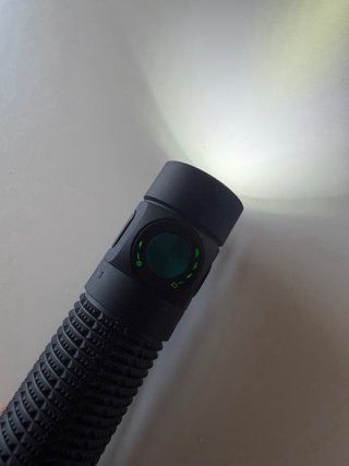 Linterna Olight Baton 4 Pro EDC