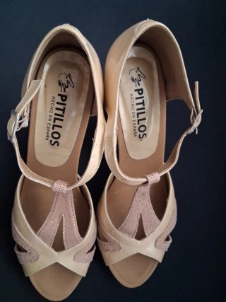 Sandalias de fiesta Pitillos beige y dorado brillo