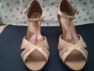 Sandalias de fiesta Pitillos beige y dorado brillo