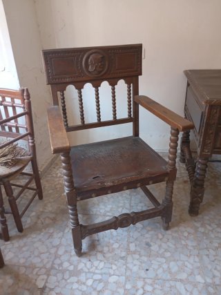 Mueble escritorio madera tallada