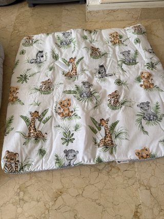 Nido para bebé con estampado de animales