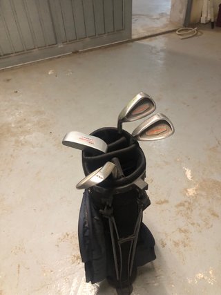 Bolsa de golf zurdo con 4 palos