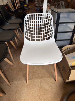 4 Sillas Blancas Patas metal efecto Madera