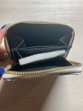 Cartera Guess Blanca y Dorada