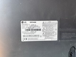 TV LG 32CS460 - 32” LCD con soporte de pared
