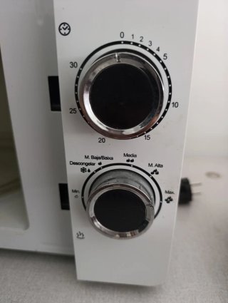 Microondas Jocel Blanco