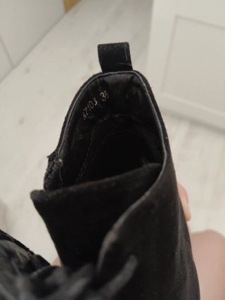 Botín serraje negro tacón imitación madera