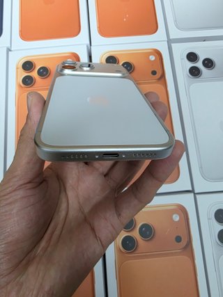 iPhone 17 Pro Max Naranja
