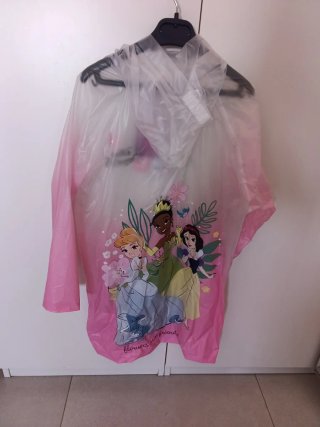 Chubasquero Princesas Disney Talla 7-8 5-6 y 3-4