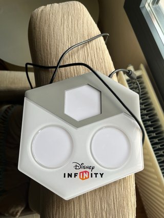 Disney Infinity 2.0 PS4 + 7 figuras Marvel +Portal