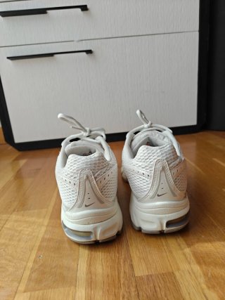 Nike Air Max Moto 2K Blancas Talla 40.5