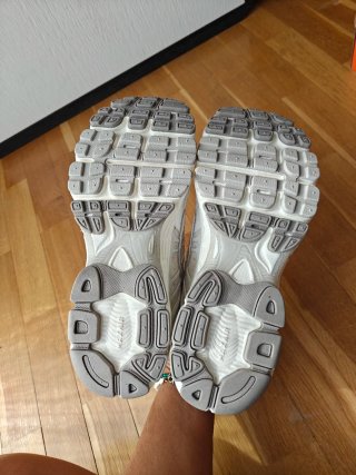 Nike Air Max Moto 2K Blancas Talla 40.5