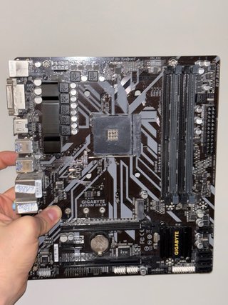 Placa Base Gigabyte B450M DS3H V2 Socket AM4