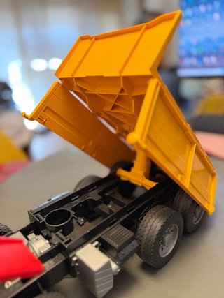 Camión Bruder Mercedes Actros 4143