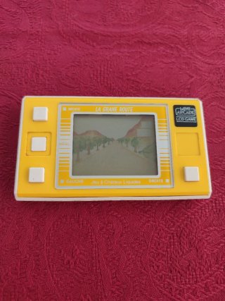 Mini Arcade La Grane Route LCD Game Amarillo