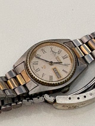 Reloj Seiko Mujer 24mm Oro y Plata