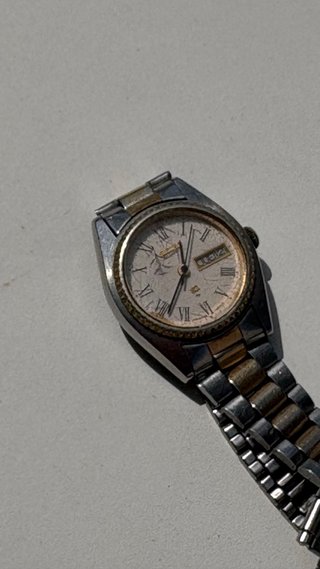 Reloj Seiko Mujer 24mm Oro y Plata