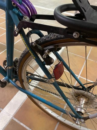 Bicicleta Diamond Back Híbrida, con accesorios