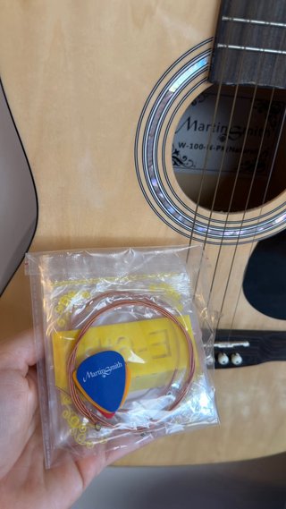 Guitarra Acústica + Accesorios