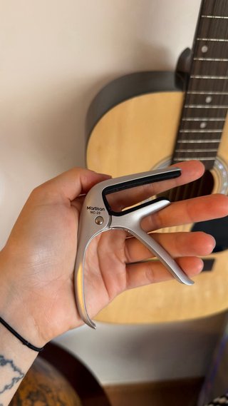 Guitarra Acústica + Accesorios