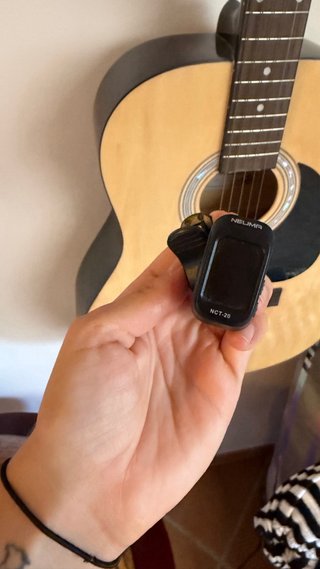 Guitarra Acústica + Accesorios