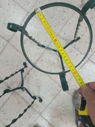 Maceteros de forja verdes