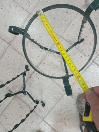 Maceteros de forja verdes