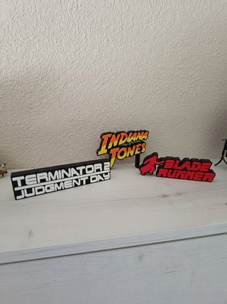 Letreros Indiana Jones, Terminator o Blade Runner