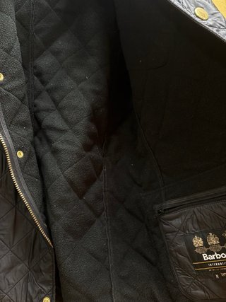 Chaqueta Barbour acolchada negra