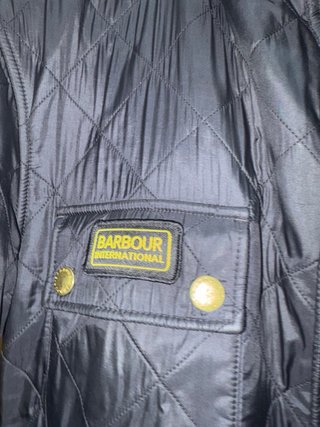 Chaqueta Barbour acolchada negra