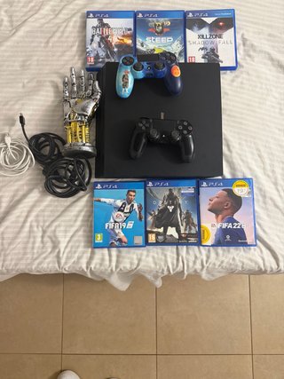 Consola PS4 Pro Negra + 6 Juegos