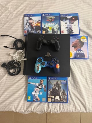 Consola PS4 Pro Negra + 6 Juegos