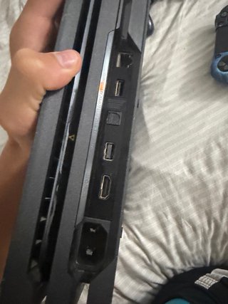 Consola PS4 Pro Negra + 6 Juegos