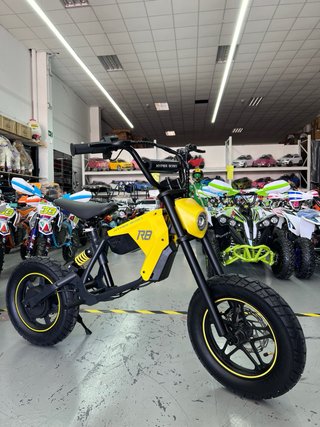 Moto Eléctrica HYPER GOGO R8 Naranja/Negra