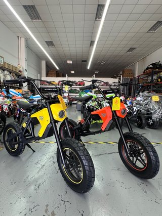 Moto Eléctrica HYPER GOGO R8 Naranja/Negra