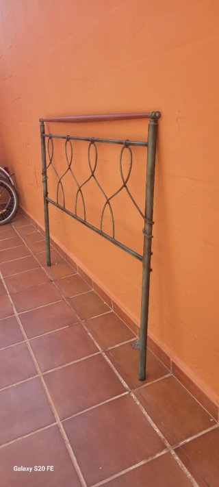 Cabecero de cama metal y madera