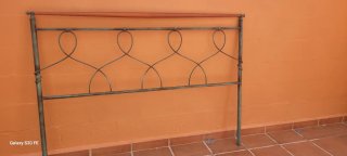 Cabecero de cama metal y madera