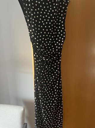 Vestido de lunares negro y blanco