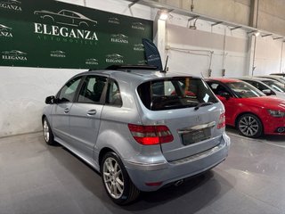 MERCEDES B180 AUTOMÁTICO CON TECHO SOLAR