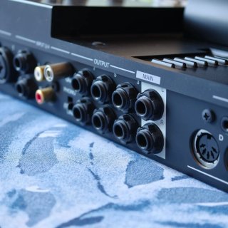 Akai MPC X - Controlador de producción musical