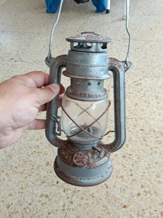 Antiguo quinqué lámpara de aceite