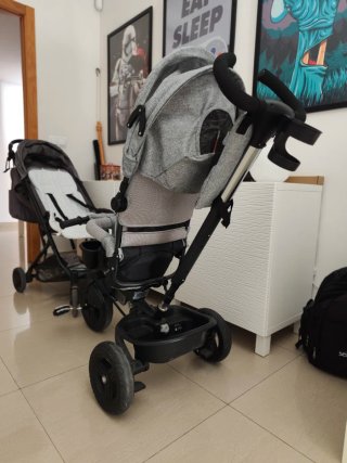 Triciclo Kinderkraft gris