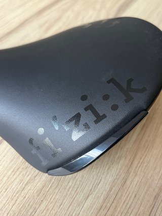 Sillín Fi'zi:k Aliante R3 K:ium Negro