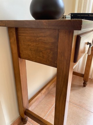 Consola pequeña de madera maciza