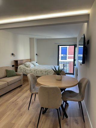 Se alquila piso en el CENTRO DE LEON - calle ancha