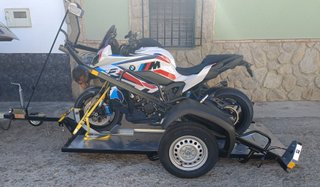 NUEVO: Remolque para motos IKRAM basculante
