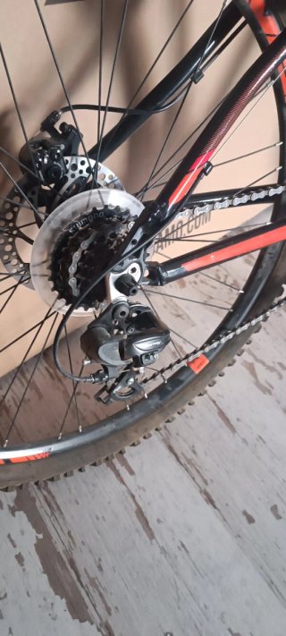 Bicicleta Megamo Negra y Naranja. 26".