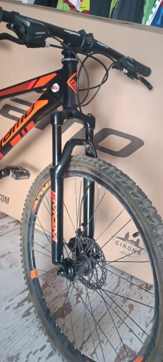Bicicleta Megamo Negra y Naranja. 26".
