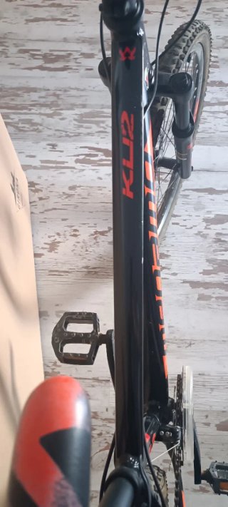 Bicicleta Megamo Negra y Naranja. 26".