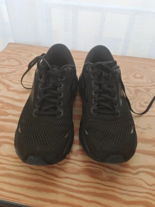 Scarpe Brooks nere uomo